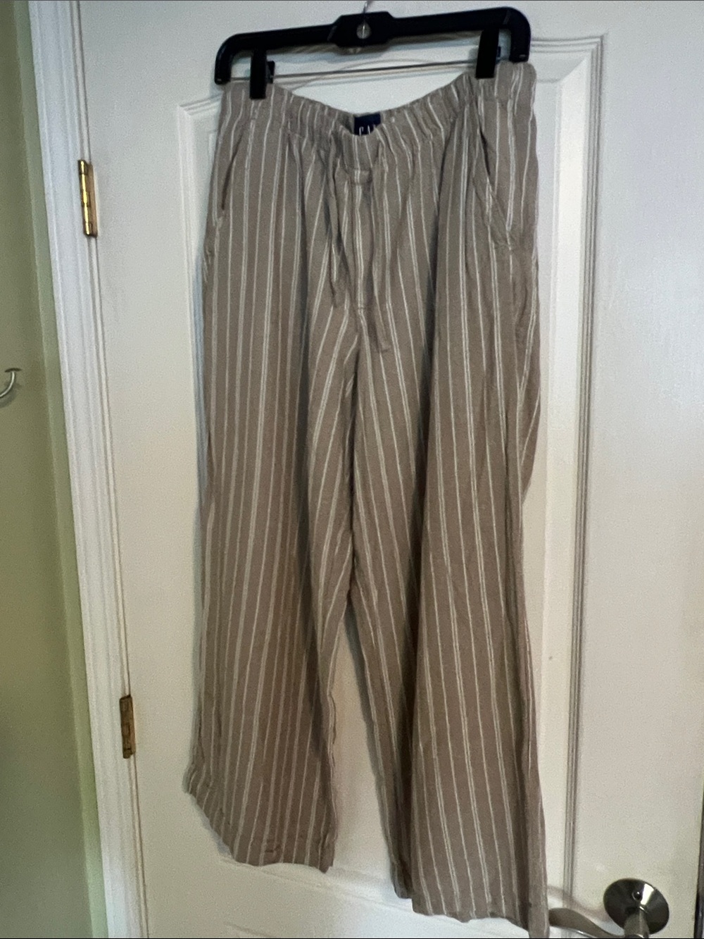 GAP Women’s Tan Vertical-Stripe Lounge Pants